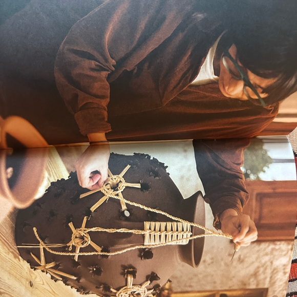 LOEWE book with stickers inside - Picture 7 of 7